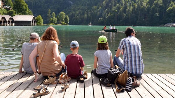 If you are thinking of going on family vacation then read these very important tips