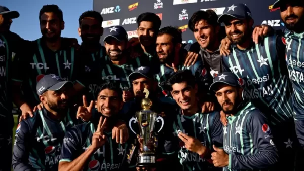 Pakistan beat New Zealand by five wickets to win the tri-series