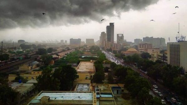 Impending Cyclone Biparjoy Strengthens, Karachi Prepares for Impact