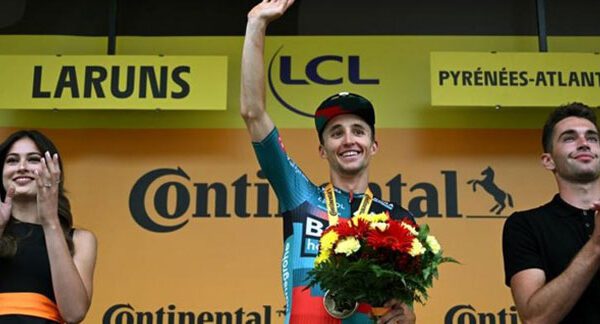 Tour de France Jai Hindley wins stage five to take yellow jersey