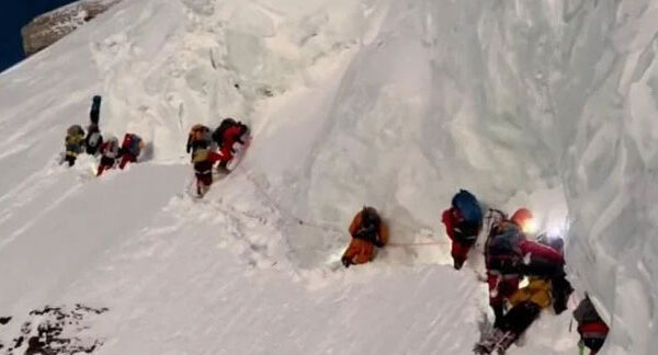 Pakistan probes death of porter on K2 after distressing video went viral