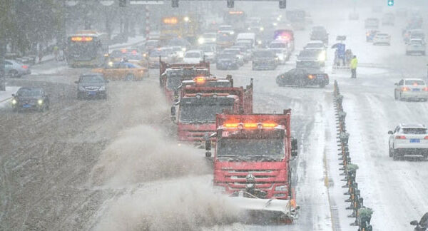 China's Snow Emergency Flight Disruptions and School Shutdowns